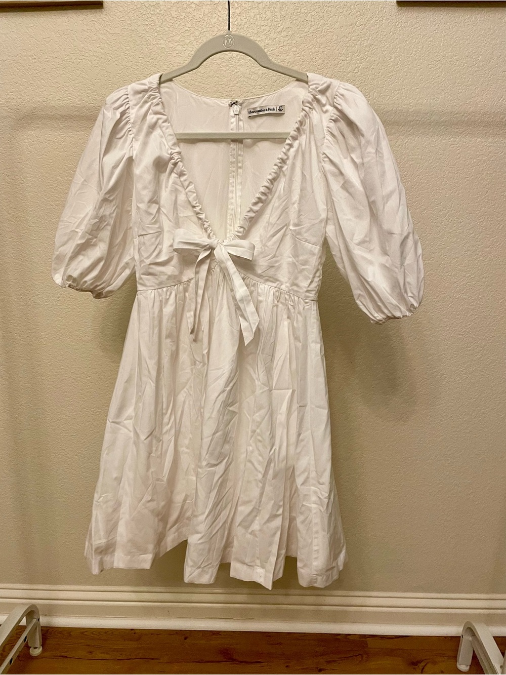 Abercrombie & Fitch White V-Neck Tie-Front Puff Sleeve Mini Dress - Picture 1 of 4